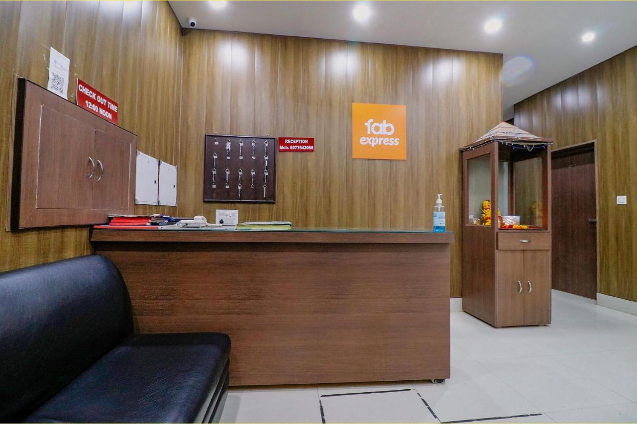 Fabexpress Kartikey Inn Haridwār Buitenkant foto