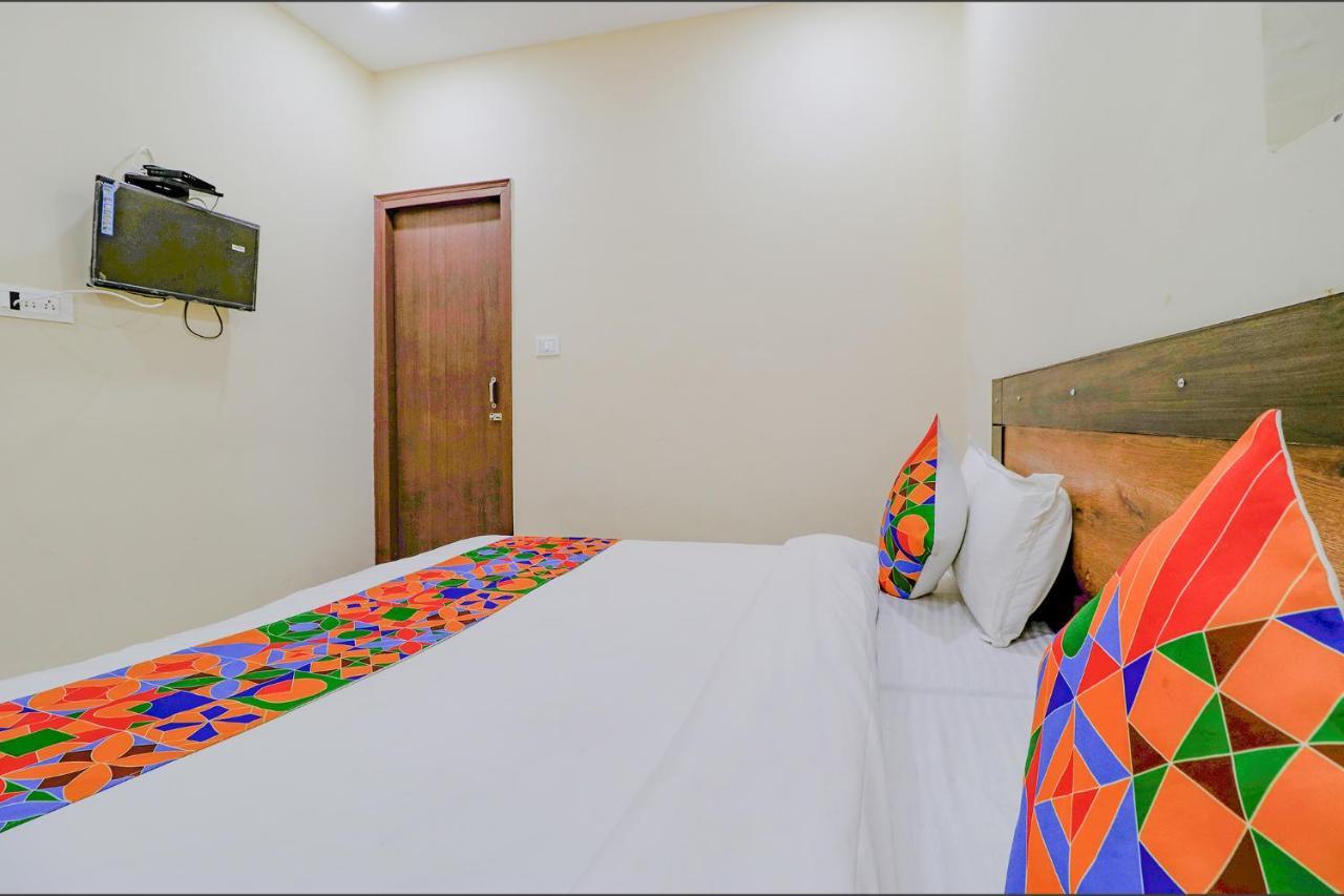 Fabexpress Kartikey Inn Haridwār Buitenkant foto